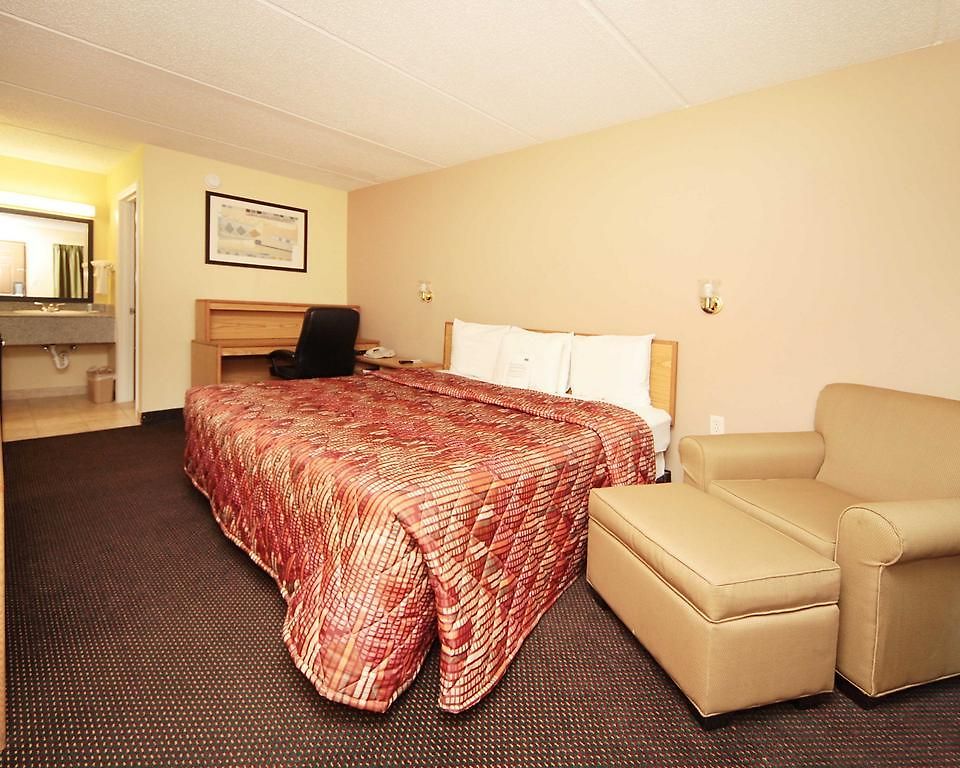 Rodeway North End 2*