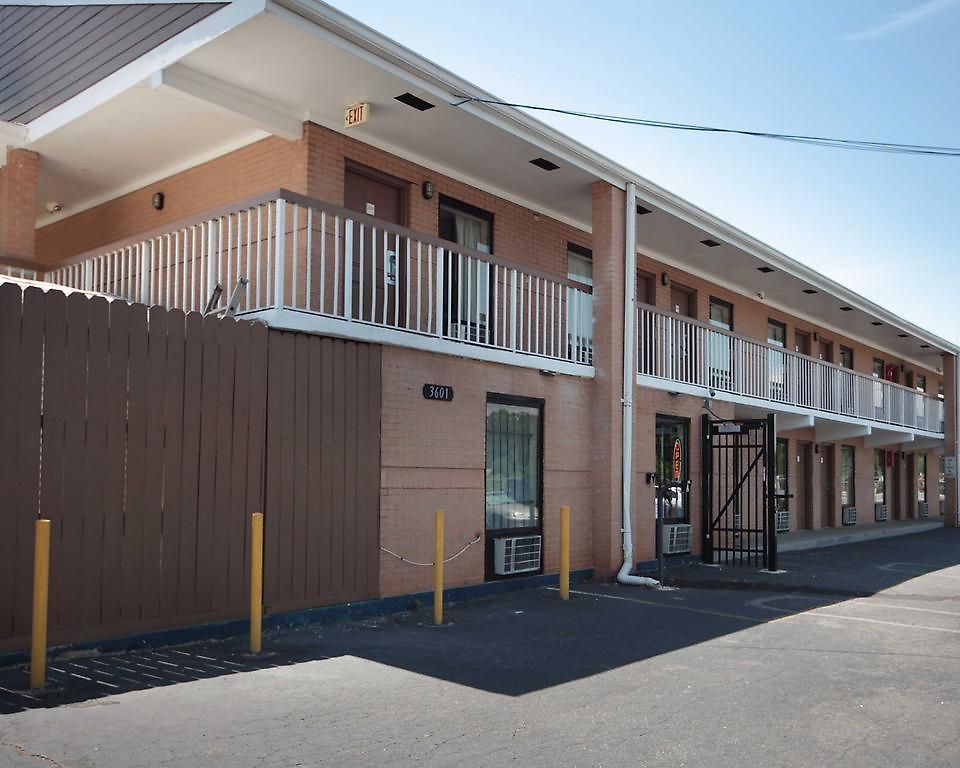 Rodeway North End 2*