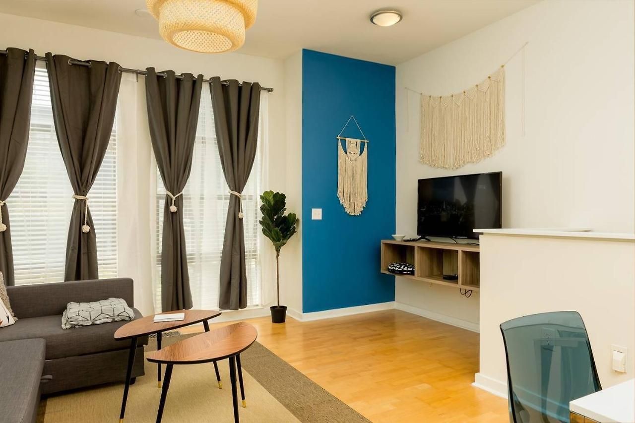 Trifecta Spacious & Beautiful Wifi Superhost *