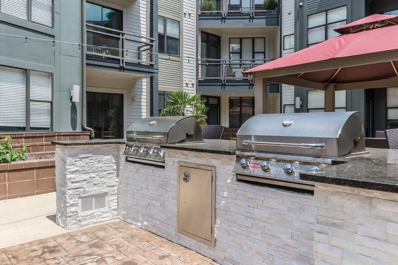 Trifecta Spacious & Beautiful Wifi Superhost Apartment Charlotte