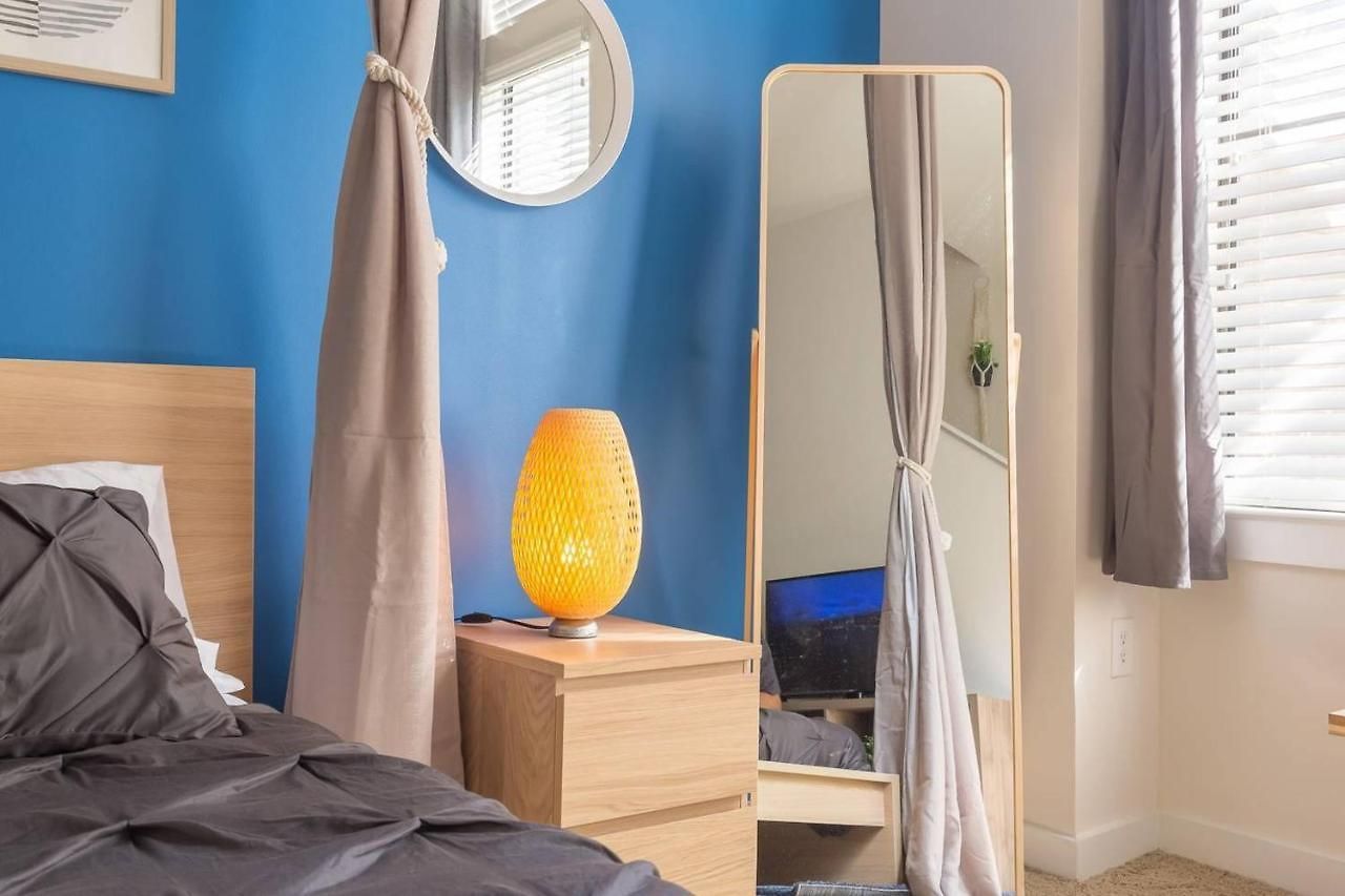 Trifecta Spacious & Beautiful Wifi Superhost * Charlotte