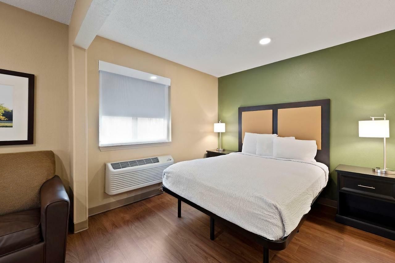 6 Charlotte, Nc - Tyvola Rd Executive Park 2* Charlotte
