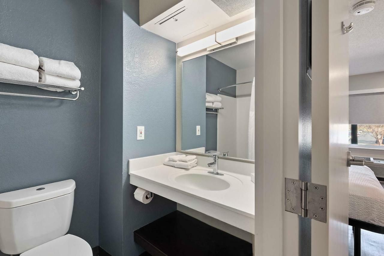 Hotel Extended Stay America Select Suites - Charlotte - University Place 2*
