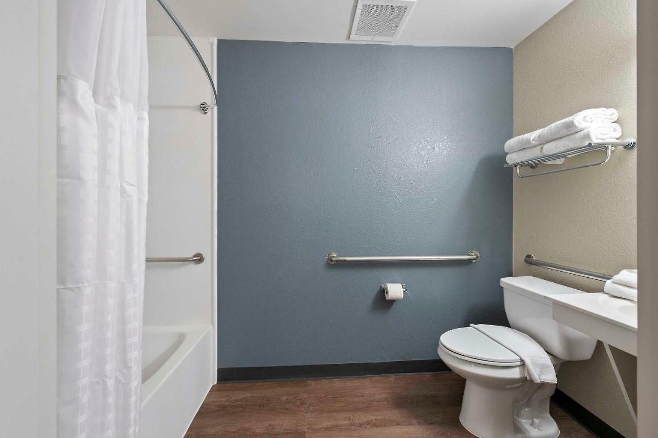 Extended Stay America Select Suites - Charlotte - University Place