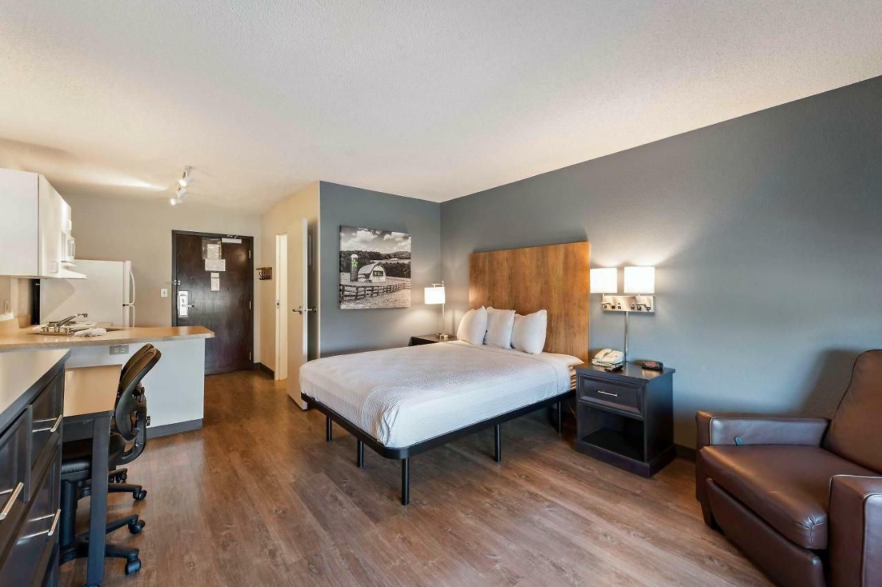 Extended Stay America Select Suites - Charlotte - University Place Hotel