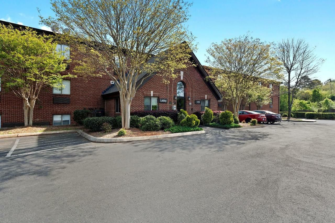 Extended America Select - - Place - E Mccullough Dr 2*
