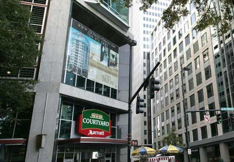 Courtyard Center Hotel 3*