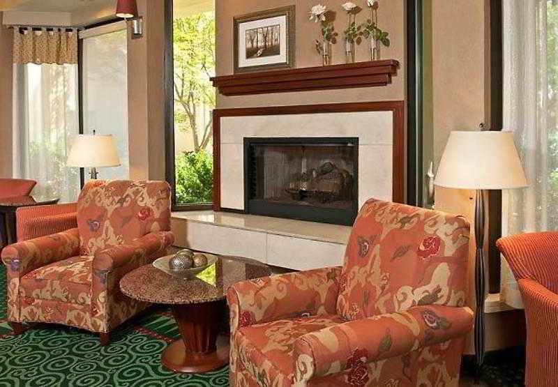 Hotel Courtyard Arrowood 3*