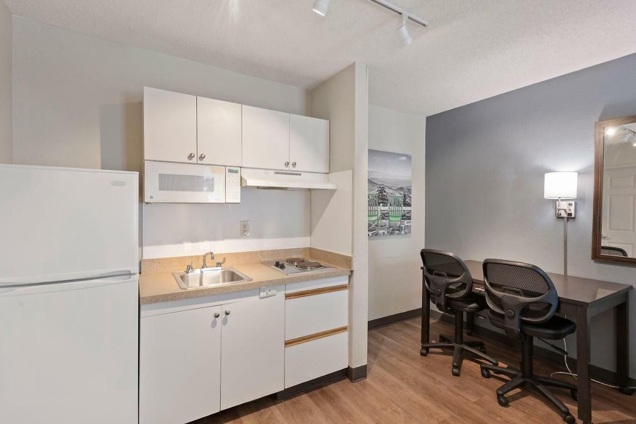 Extended America - - Airport Hotel
