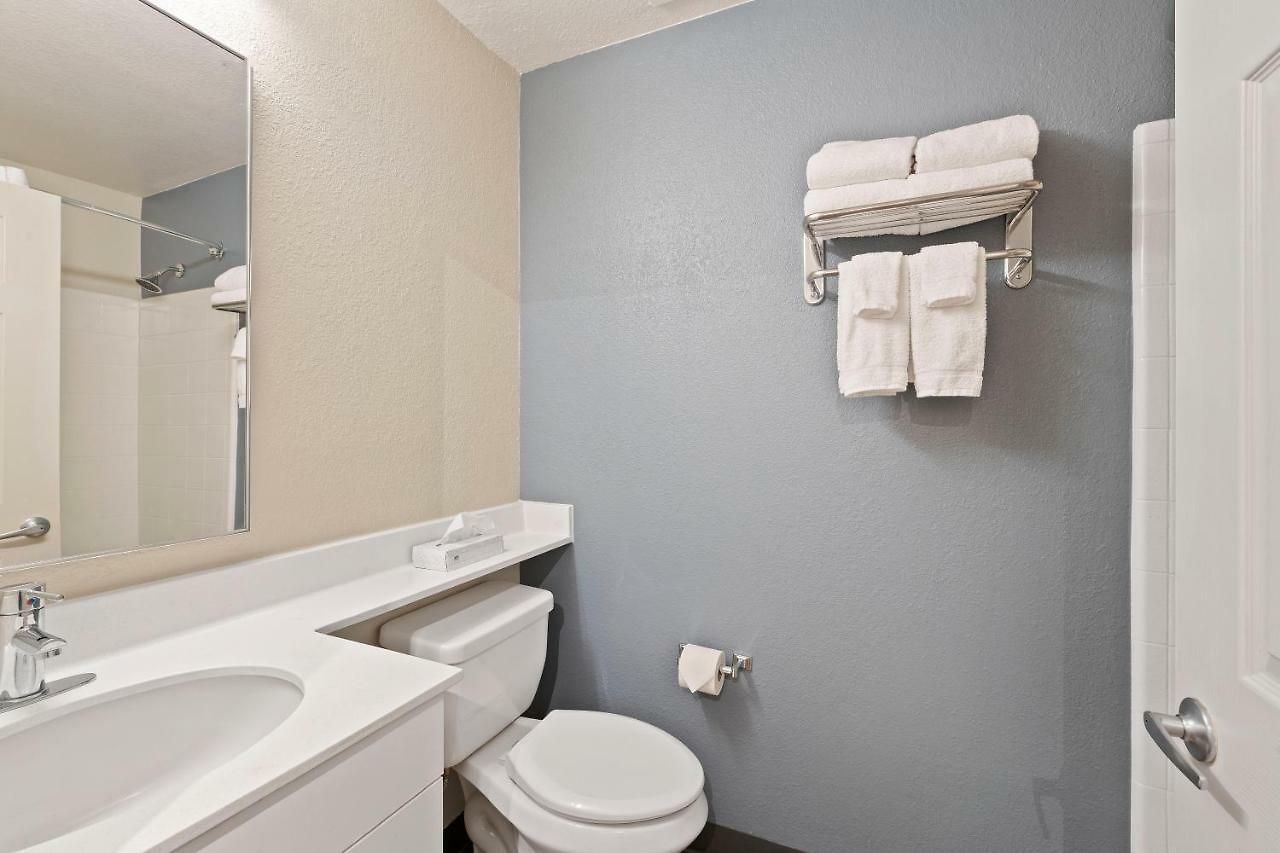 Extended America - - Airport Hotel