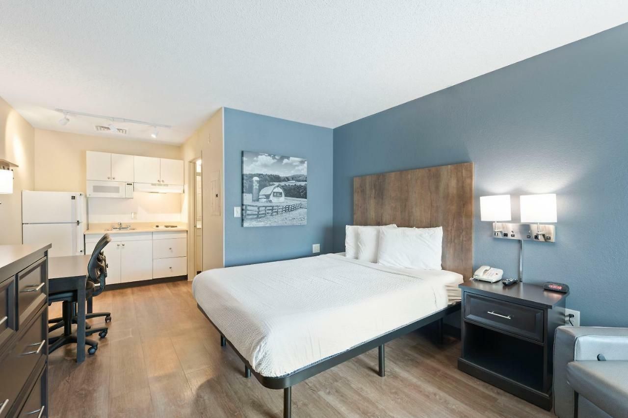 Extended America - - Airport Hotel