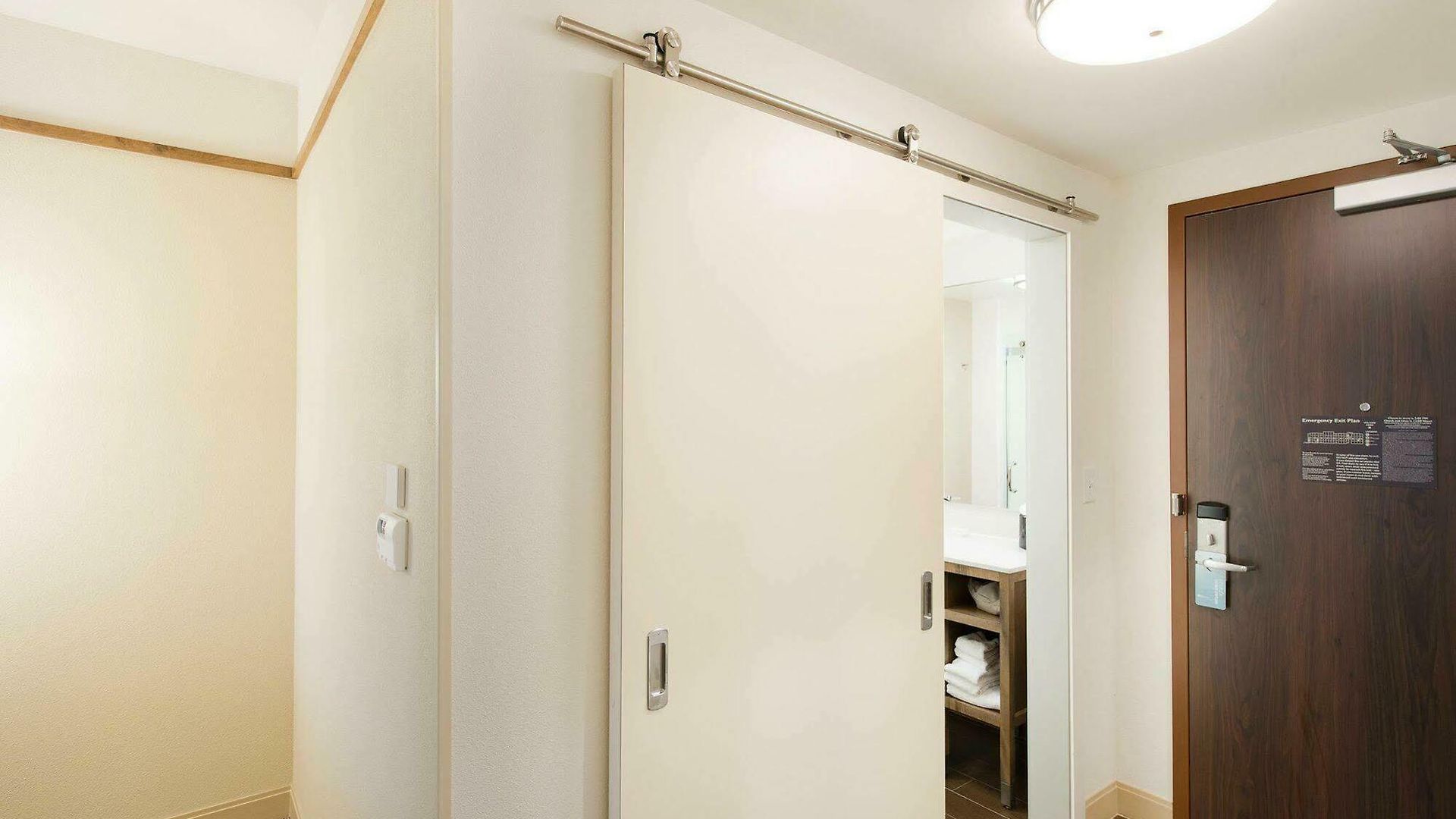 Hilton Garden Airport 3*