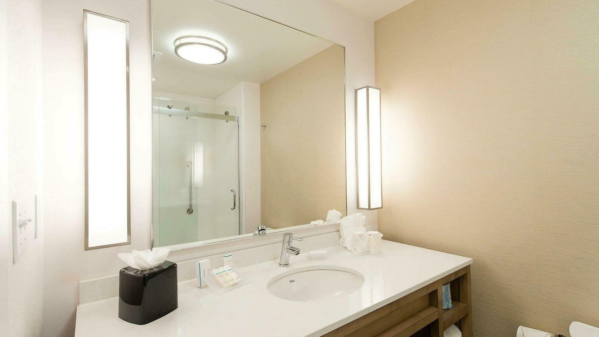 Hotel Hilton Garden Airport 3*