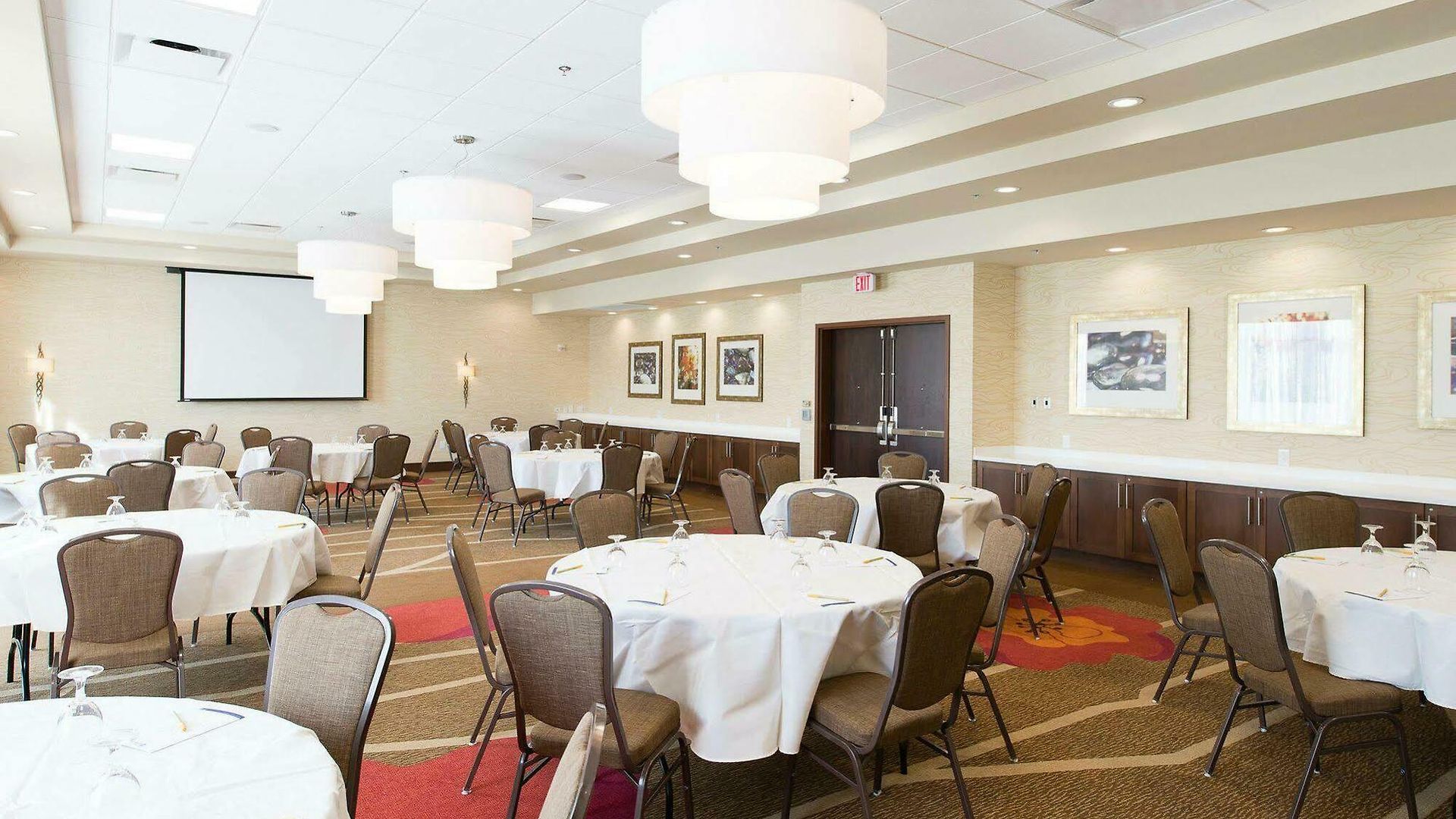 Hilton Garden Airport
