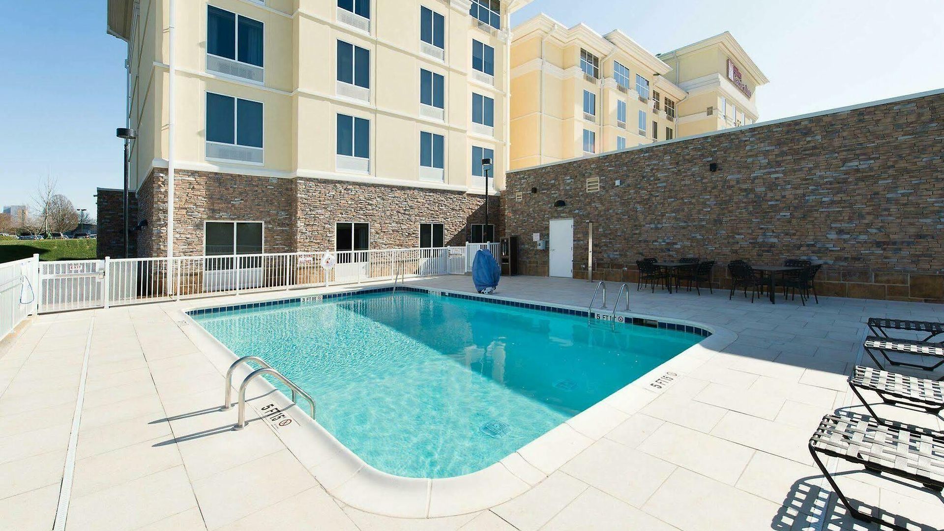 Hilton Garden Airport Hotel