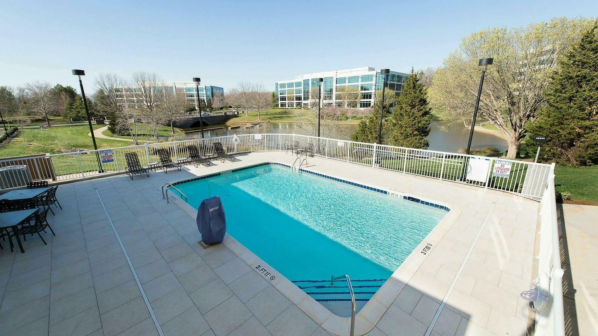 Hotel Hilton Garden Airport 3*