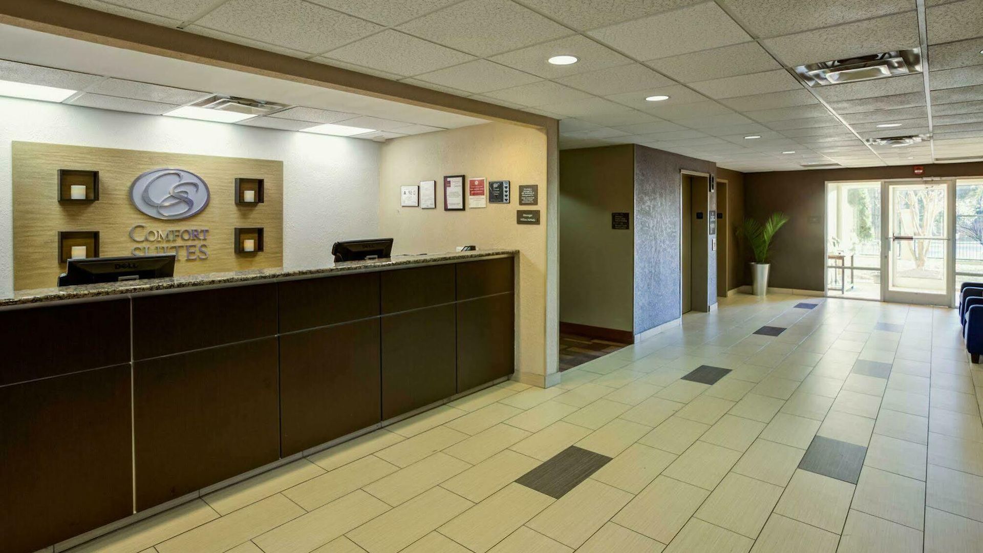 Hotel By Ihg
