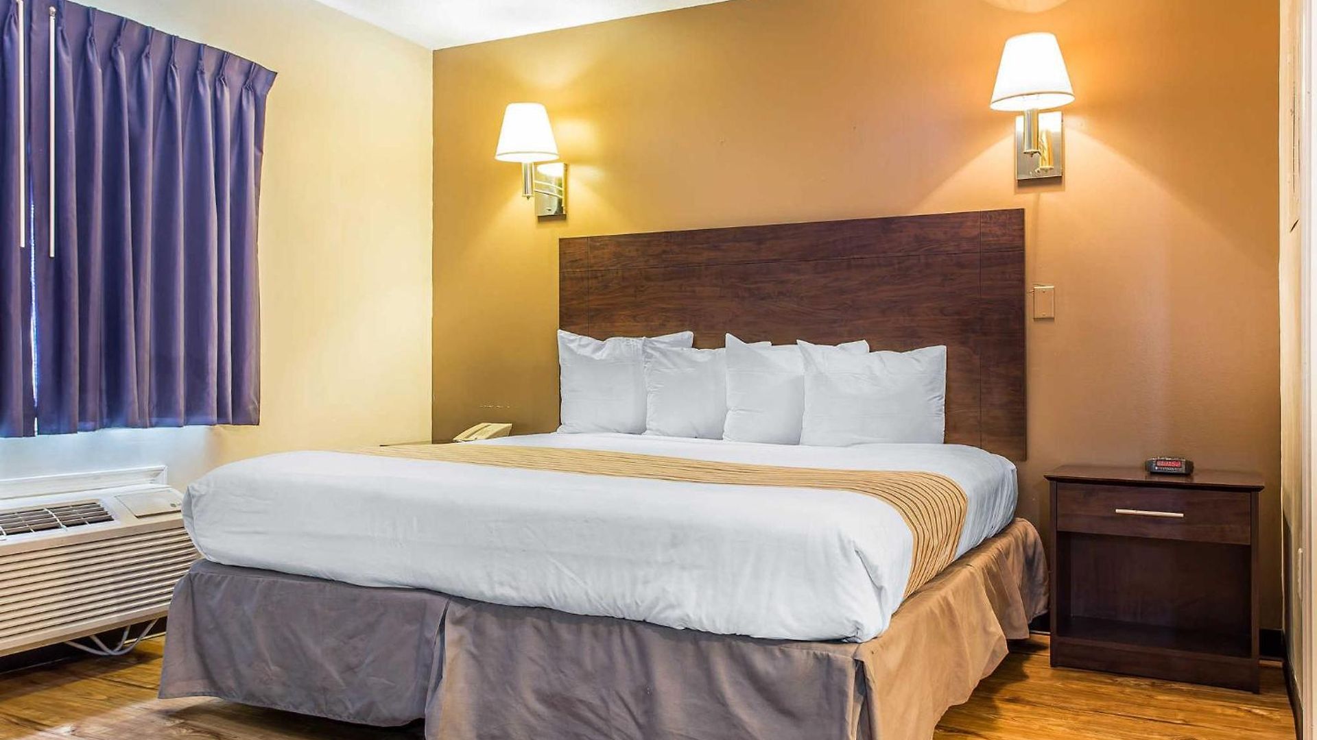 Hotel Suburban Near Of North Carolina-charlotte