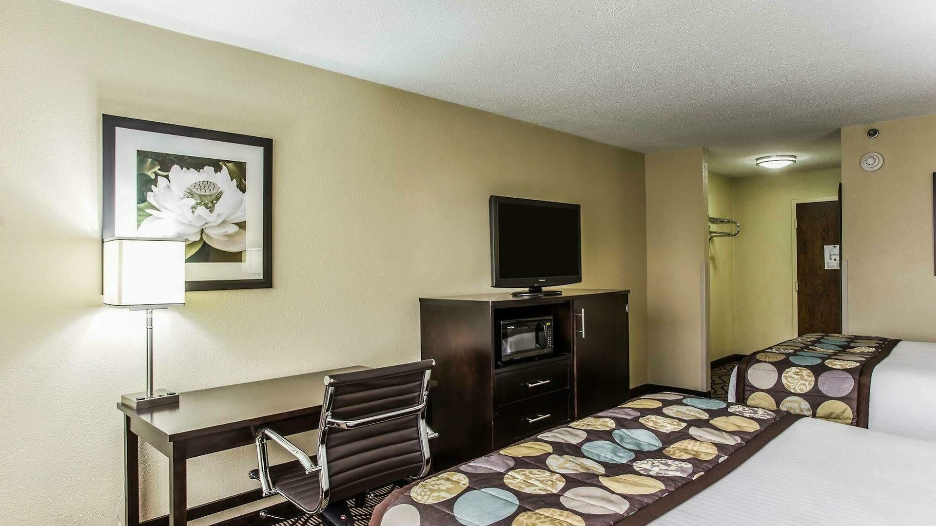 Red Lion Hotel 3*