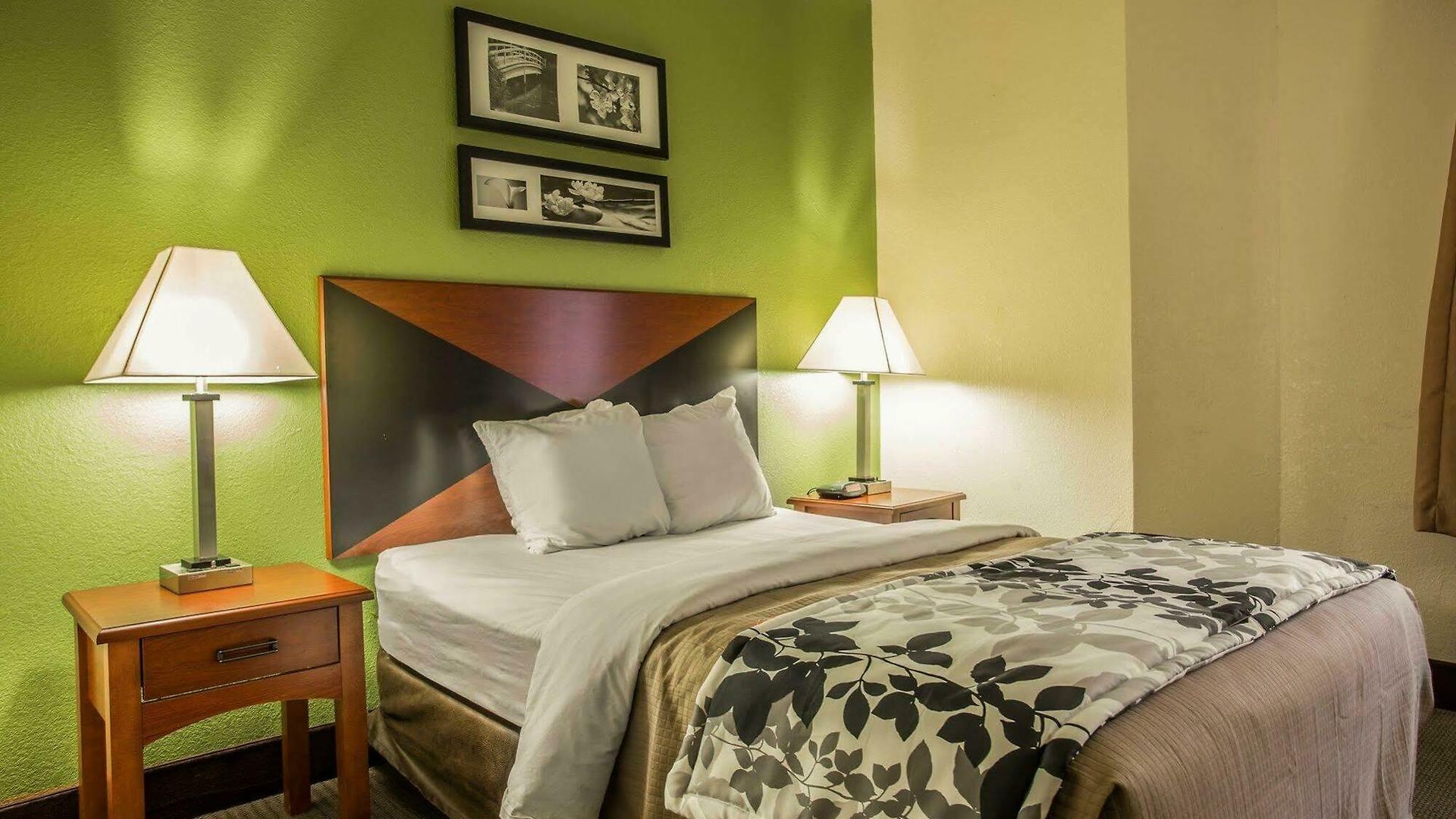 Sleep Northlake 4*