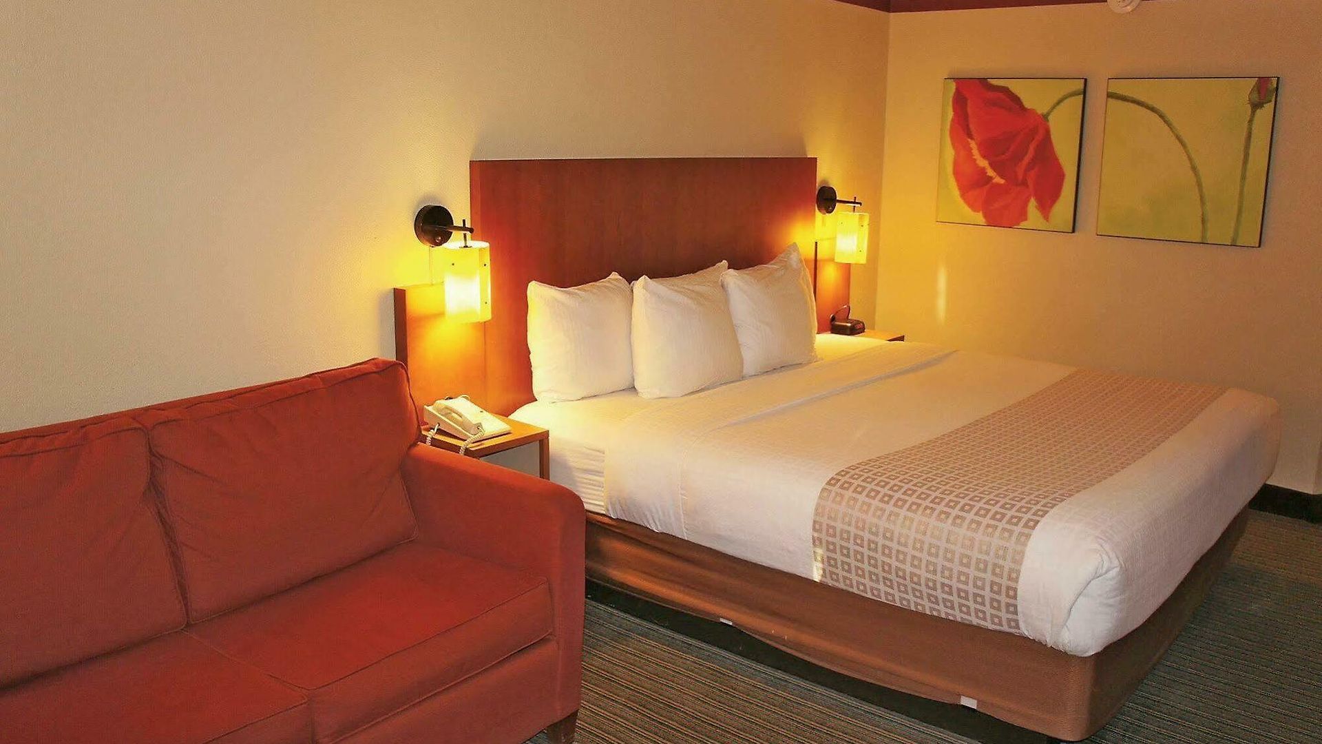 Spark By Hilton Airport North 3*