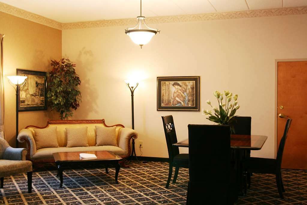 Hampton Place Hotel 3*