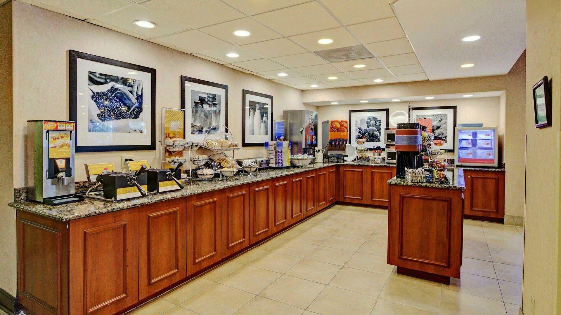 Hotel Hampton Place 3*