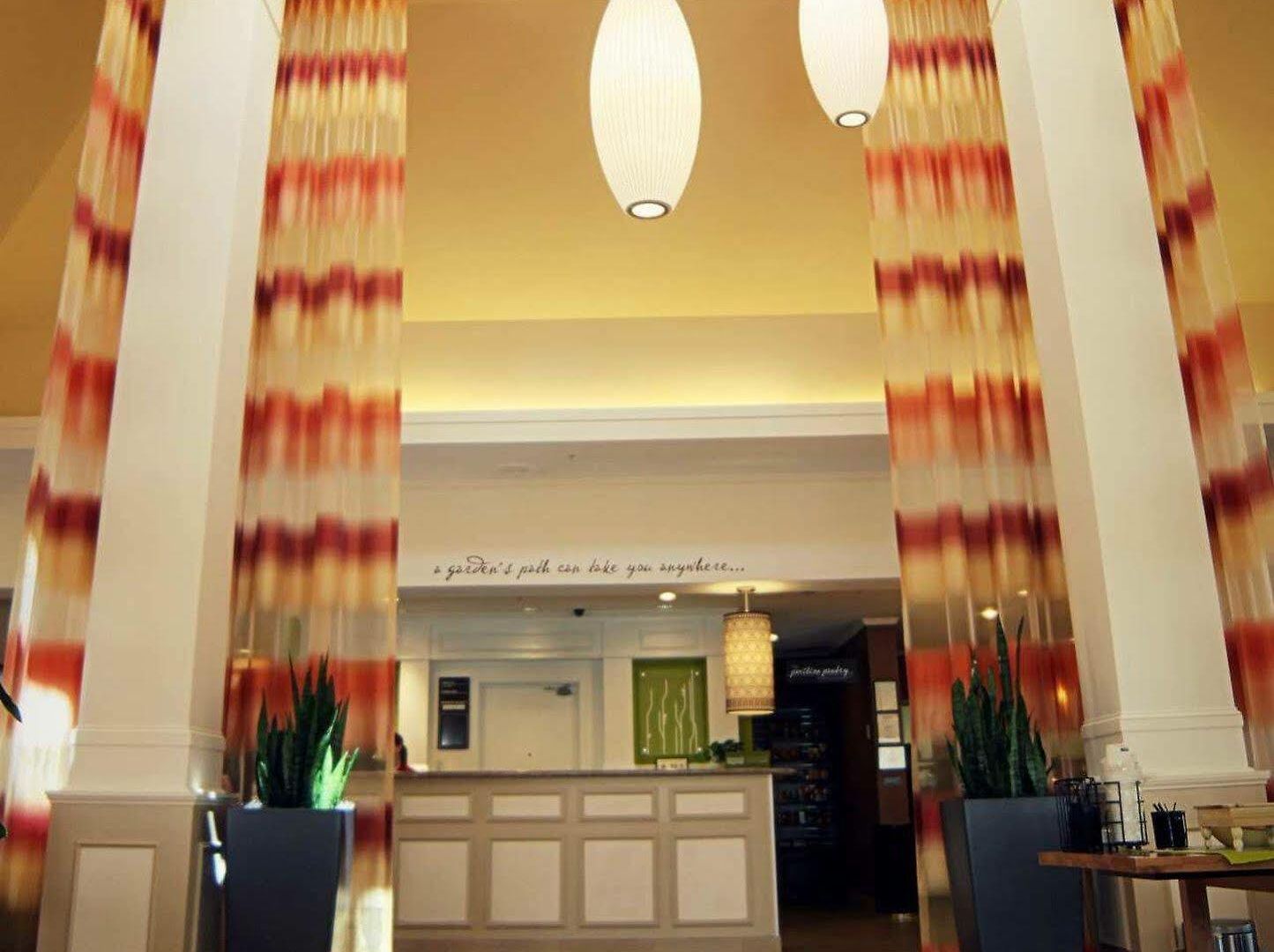 Hilton Garden North 3*