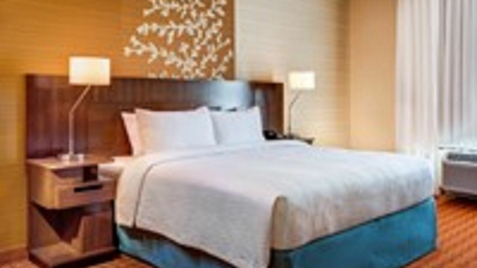 Fairfield & By Marriott Airport Hotel