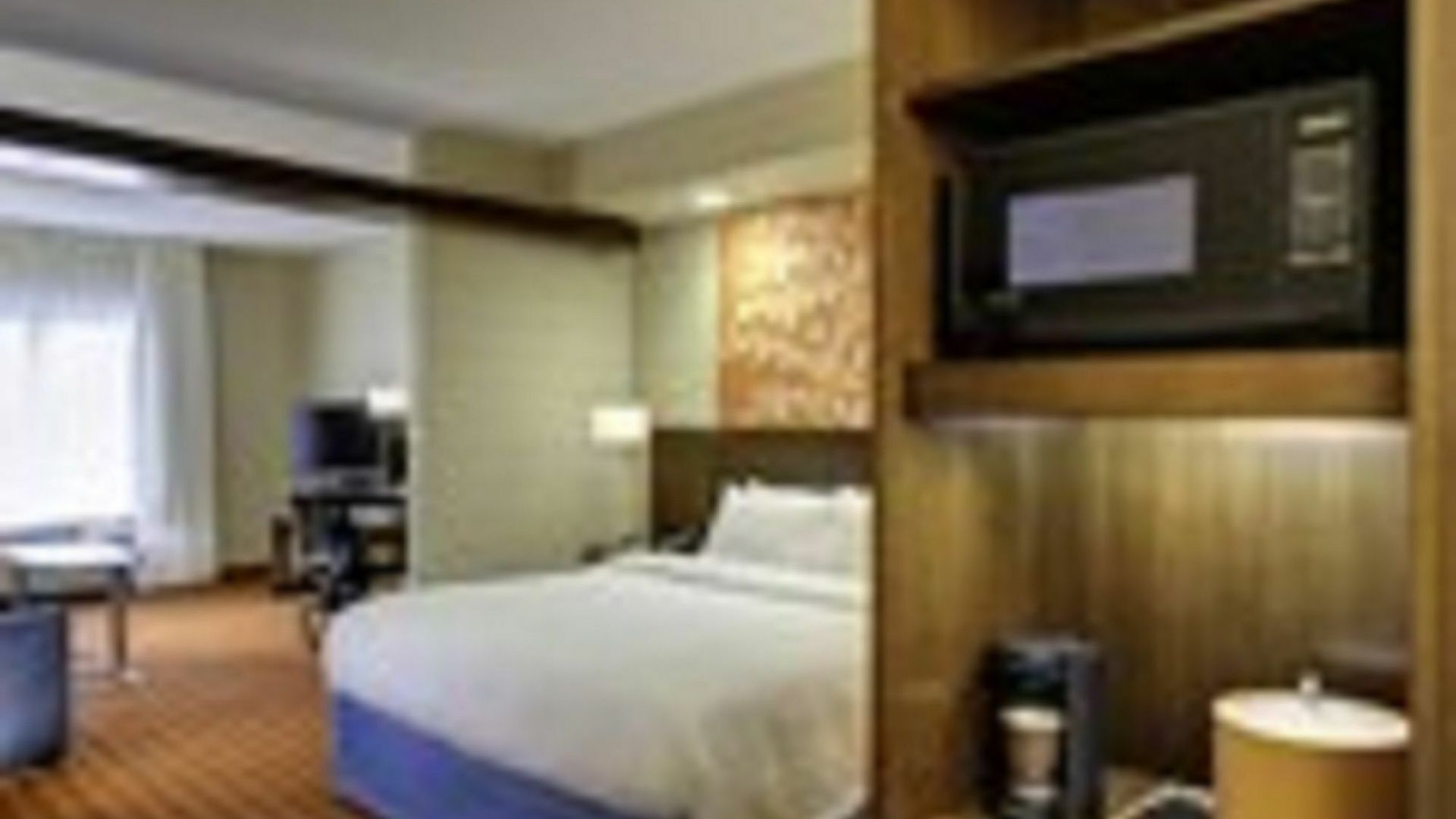 Hotel Fairfield & By Marriott Airport 3*