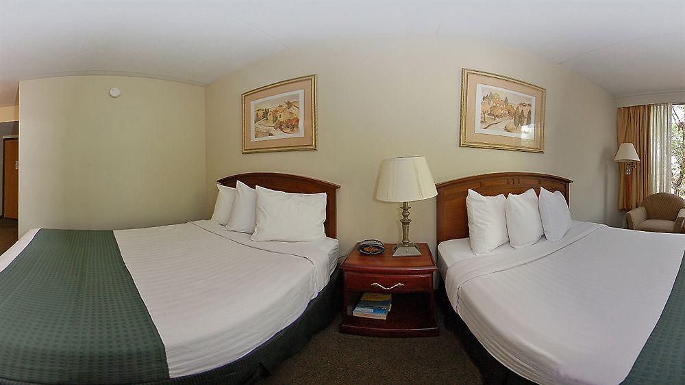 Hotel Express By Marriott South End