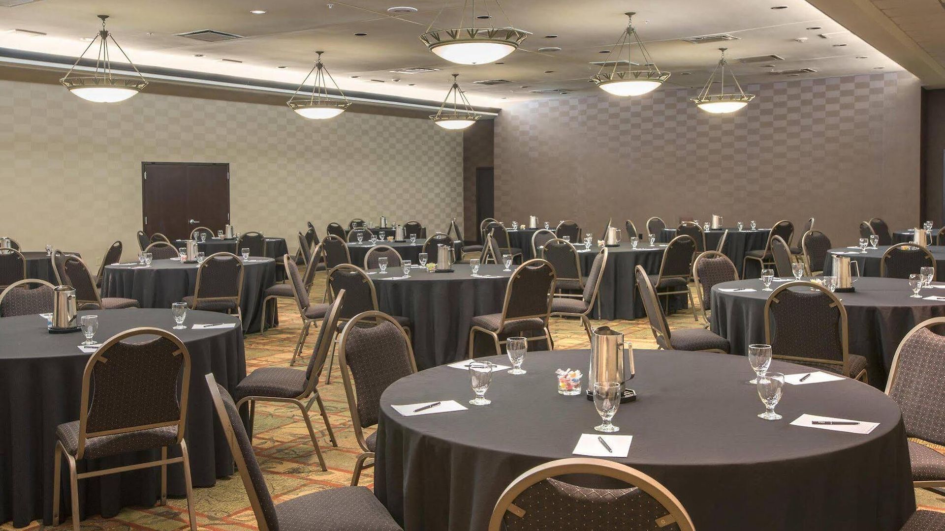 Hotel Doubletree By Hilton South Tyvola