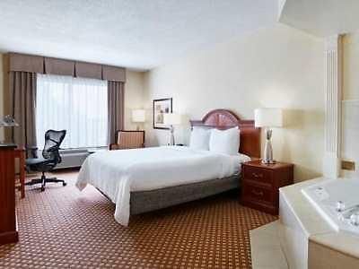 Hilton Garden North 3*