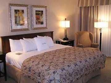 Doubletree By Hilton Airport Charlotte