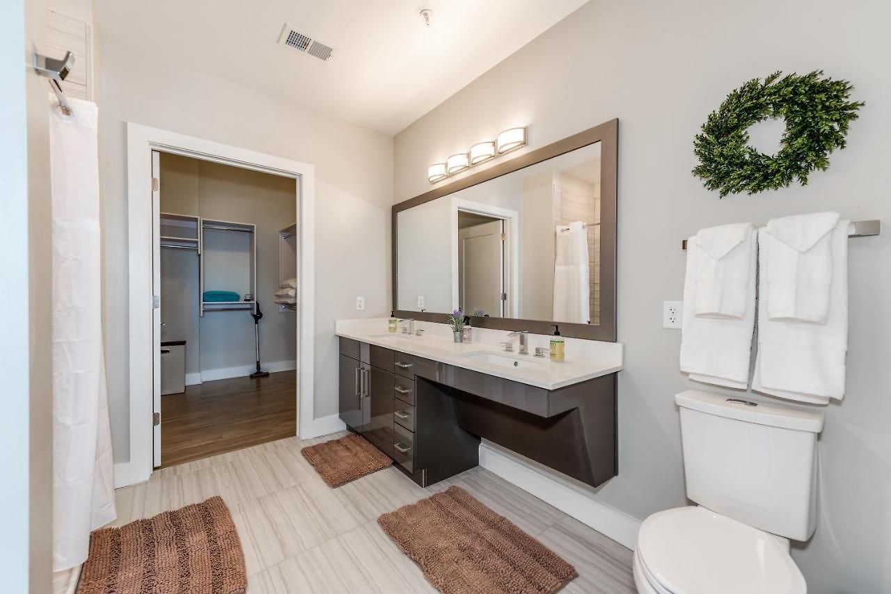 Heaven In Fully Furnished * Charlotte