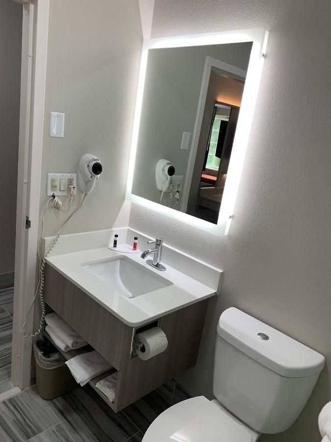 Microtel By Wyndham Airport 3*