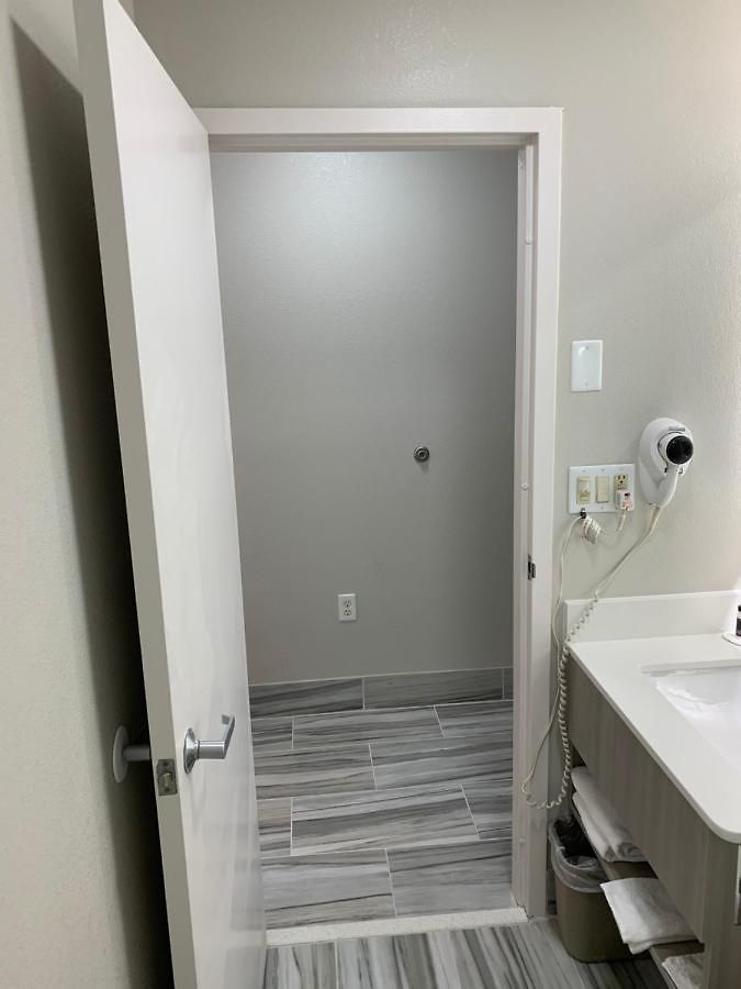 Microtel By Wyndham Airport Hotel Charlotte