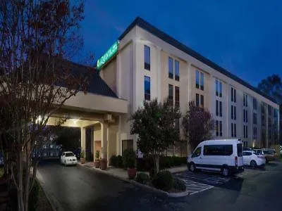Spark By Hilton Airport North Hotel 3*
