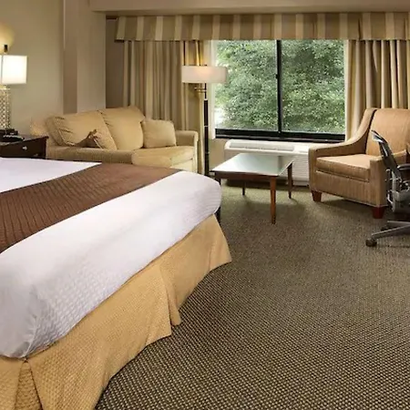 Doubletree By Hilton Airport Hotel