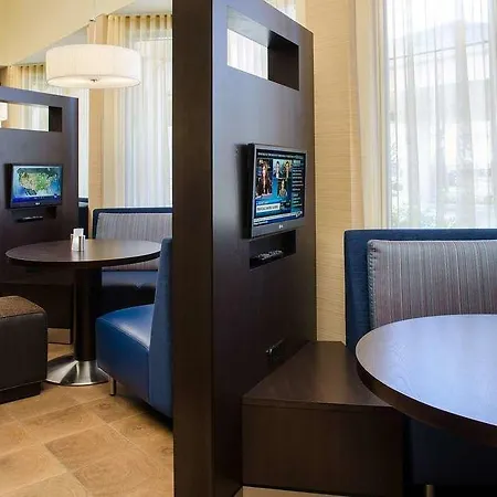 Hotel Courtyard Arrowood Charlotte