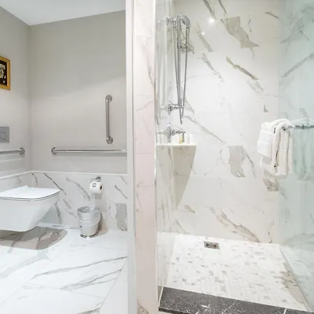 The Ivey's Hotel 5*