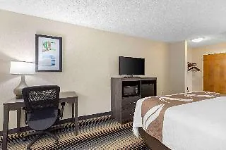 Hotel Quality Airport-near Uptown 3*
