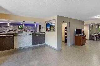 Quality Airport-near Uptown Hotel