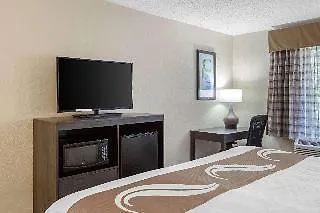 Quality Airport-near Uptown Hotel