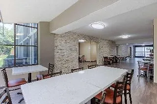 Quality Airport-near Uptown Hotel