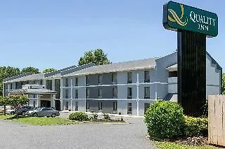 Quality Airport-near Uptown Hotel