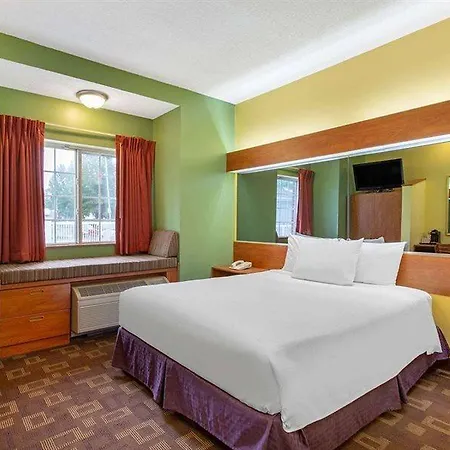 Microtel & By Wyndham Charlotte/northlake Hotel