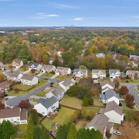 Spectacular 5br-family With Pool & Amenities Charlotte