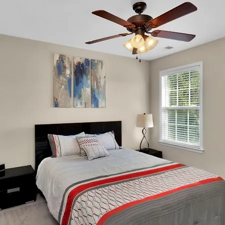 Spectacular 5br-family With Pool & Amenities Holiday home Charlotte