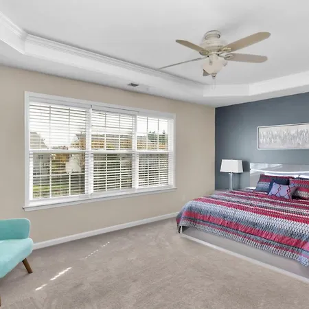 Spectacular 5br-family With Pool & Amenities Holiday home Charlotte